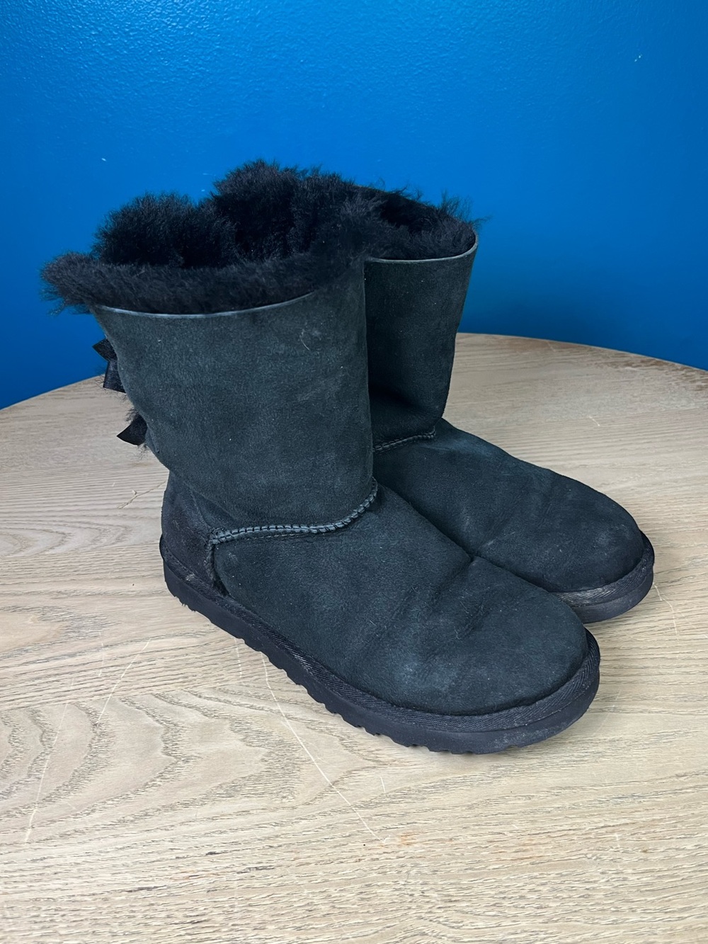 UGG Bailey Bow II Black Fur Lined Suede Pull On Ankle Boots Black Women’s 8